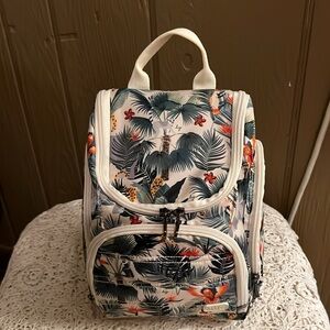 🐷🆕 Lug Caddy Hanging Toiletry Bag Wildlife Cream